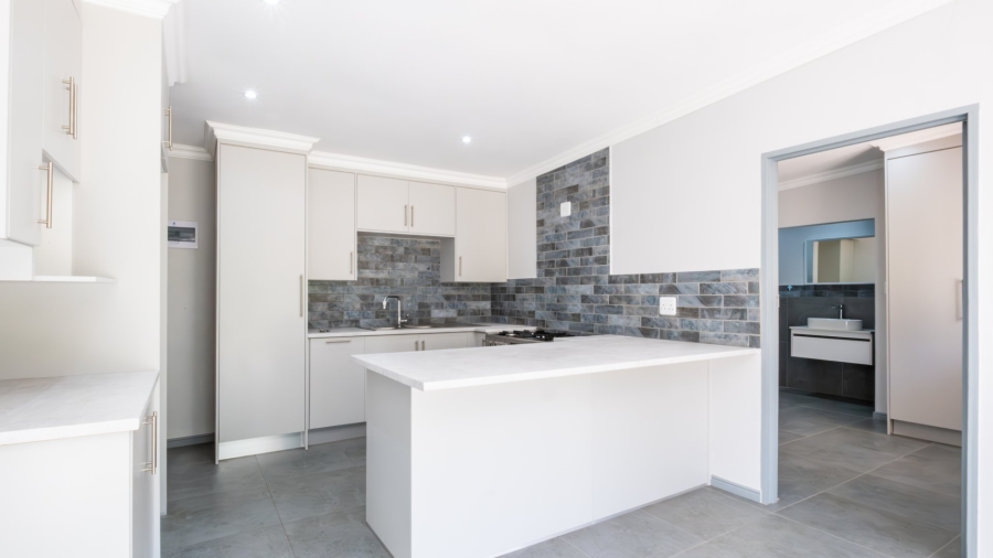 5 Bedroom Property for Sale in Sedgefield Central Western Cape